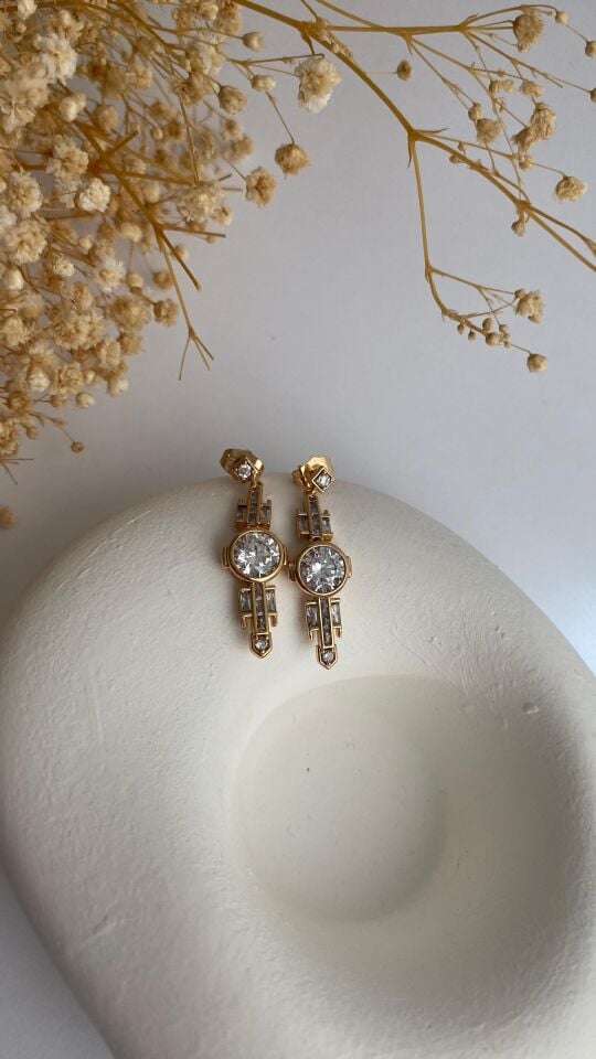 Taşlı uzun formlu küpe