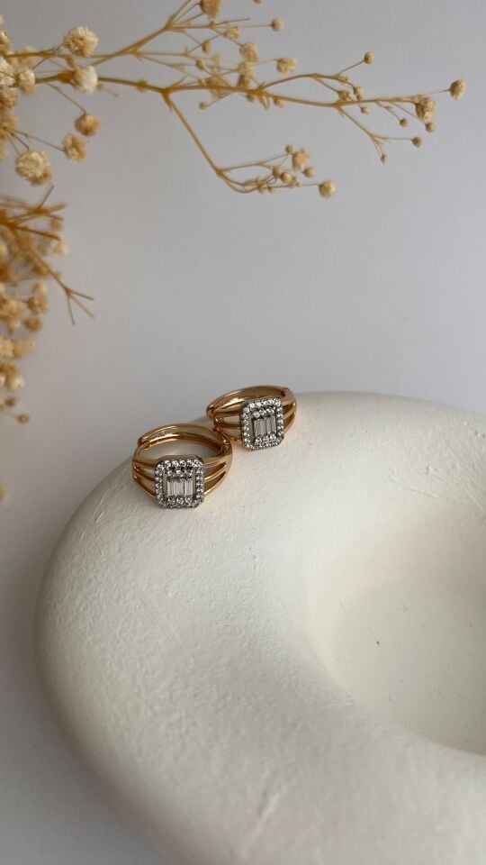 Kare taşlı halka küpe