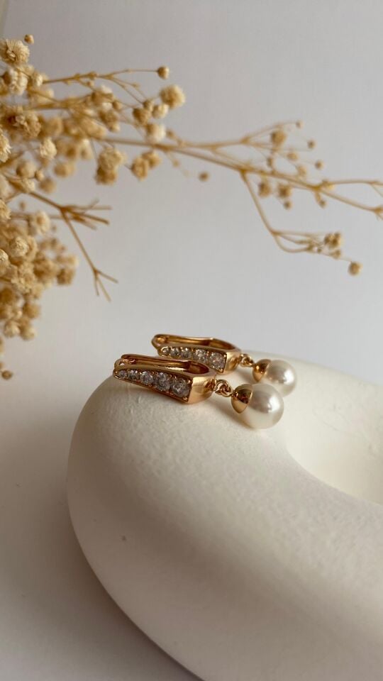 Rose gold ucu incili taşlı küpe