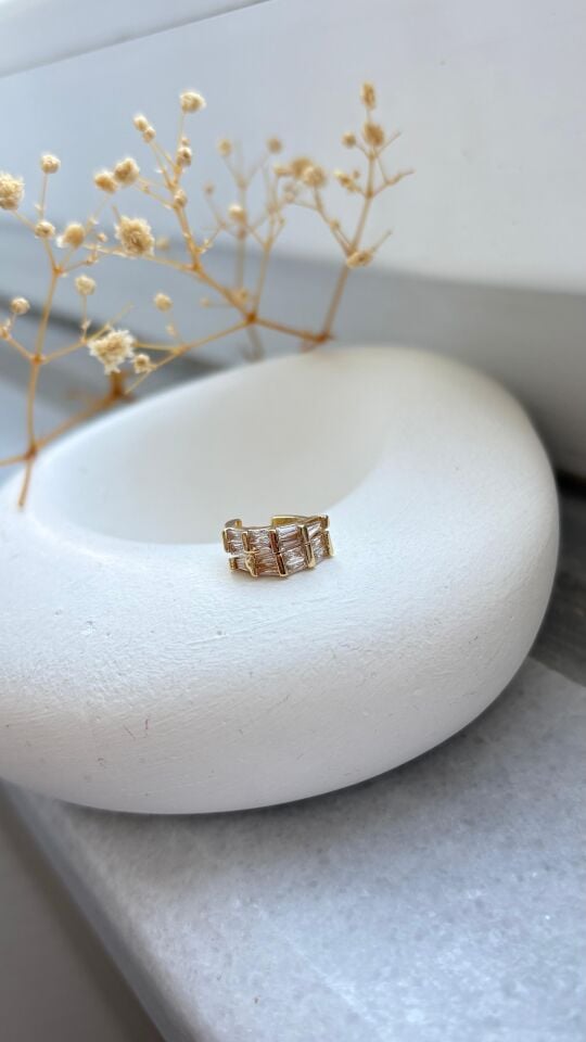 Luxe Stone kıkırdak küpesi