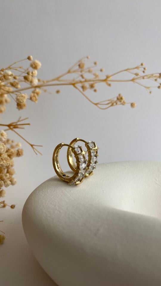 14 k Gold üzeri taşlı yıldız detay halka küpe