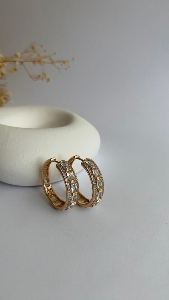 Rose gold etrafı taşlı halka küpe