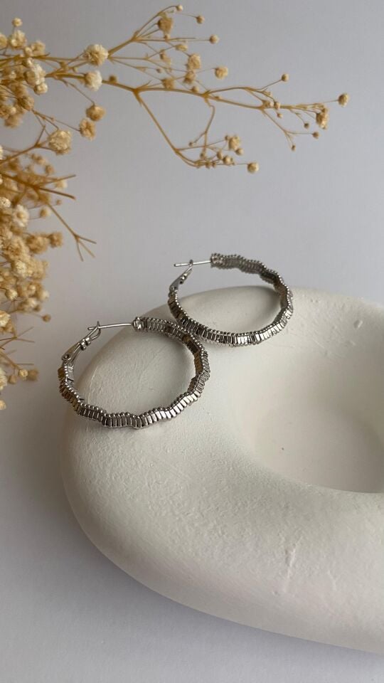 Silver dalgalı form halka küpe