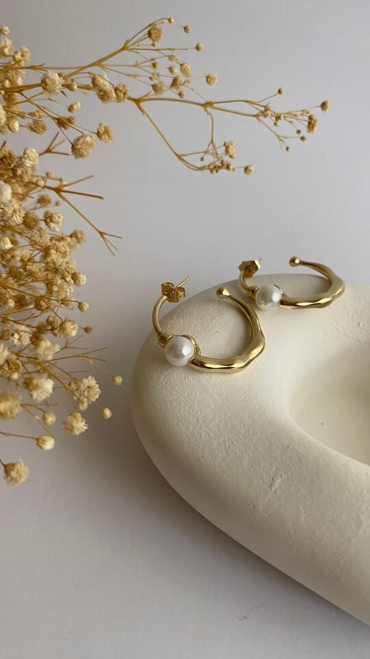 Ortası incili halka küpe