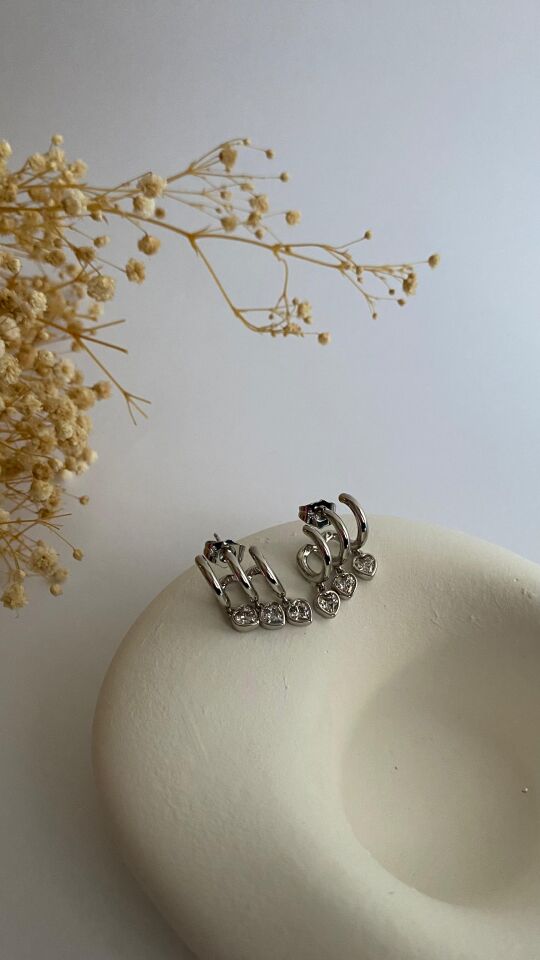 Üçlü görünümlü kalpli silver küpe