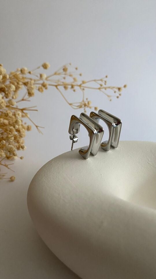 Kare formlu silver çelik küpe