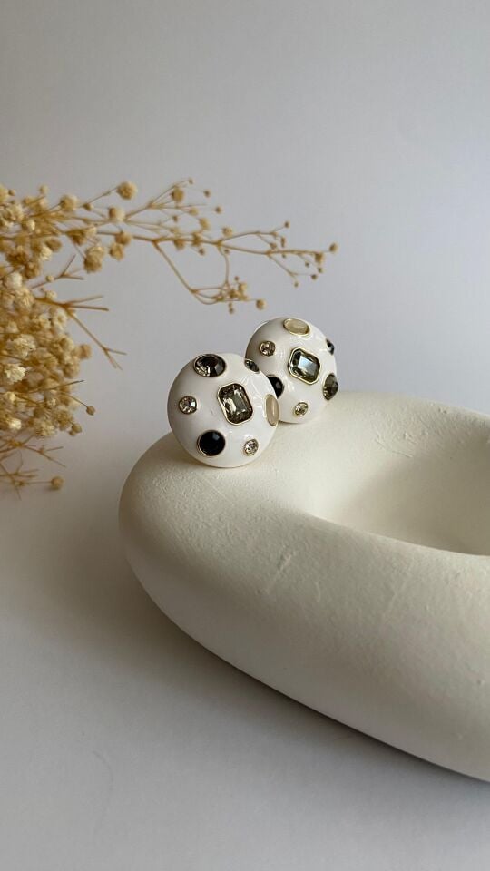 Beyaz üstü swarovski taşlı premium küpe