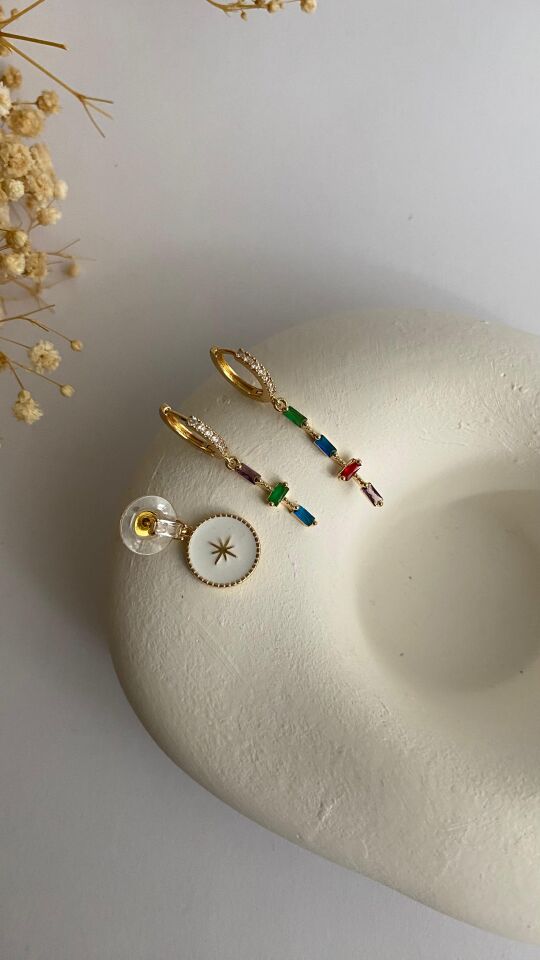 Gold renkli sallantılı üçlü set küpe