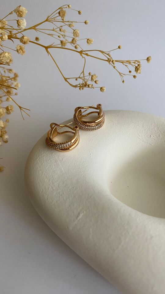 Rose gold çapraz üzeri taşlı halka küpe