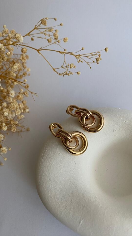 Rose gold halka geçmeli küpe