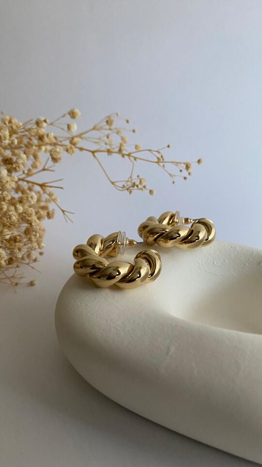 Gold kalın burgulu küpe