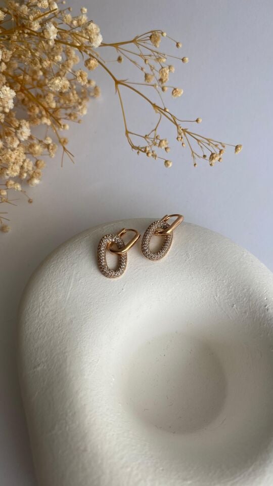 Oval halkalı taşlı küpe