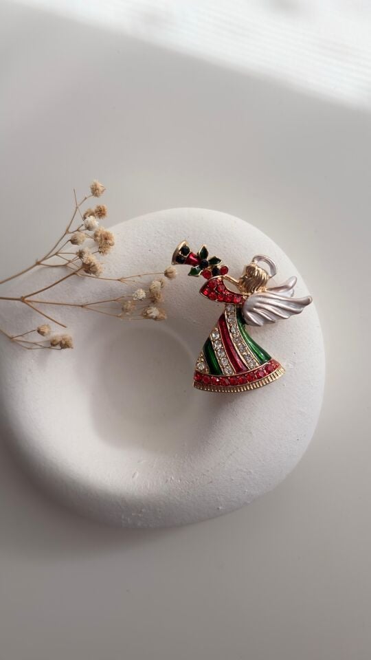 Snow angel broş