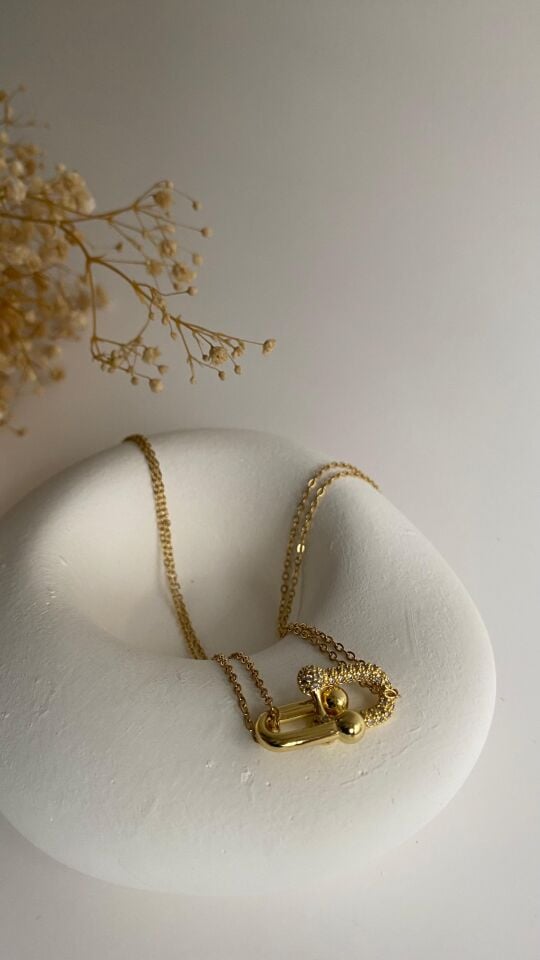 Çift sıra zincirli ucu taşlı çelik kolye