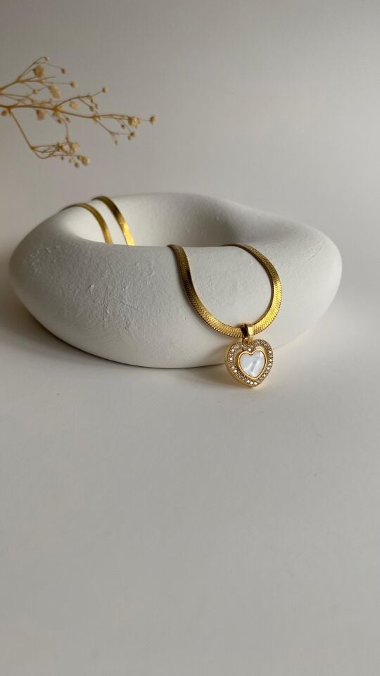 Sedefli kalp uçlu kolye