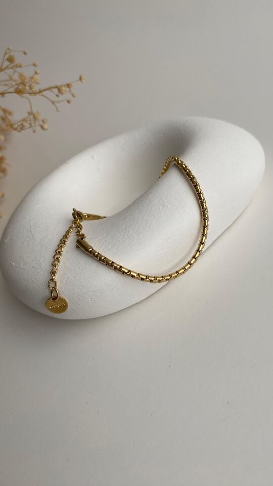 Çelik ince bileklik