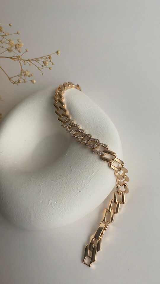 Rose gold geçmeli ortası taşlı vip bileklik