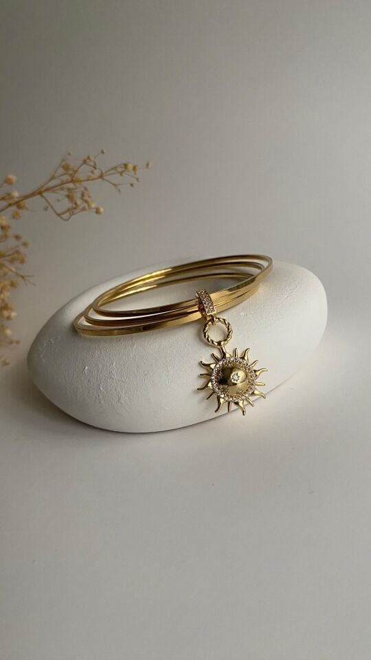 Güneş charmlı üçlü ajda bilezik