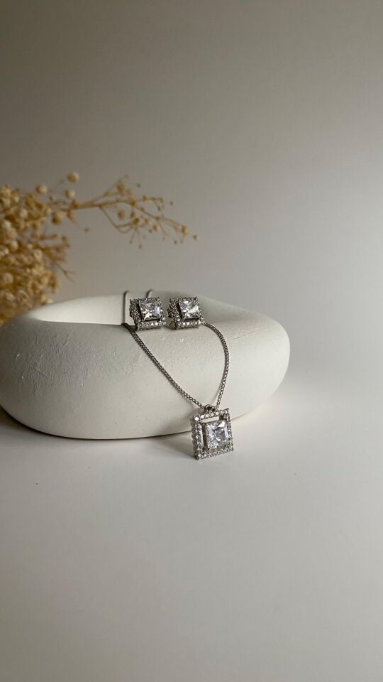 Swarovski taşlı silver kare set