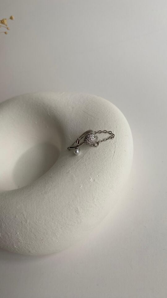 Silver lale kıkırdak küpe