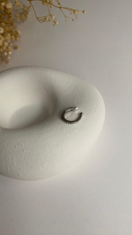 Silver inci detay kıkırdak küpesi