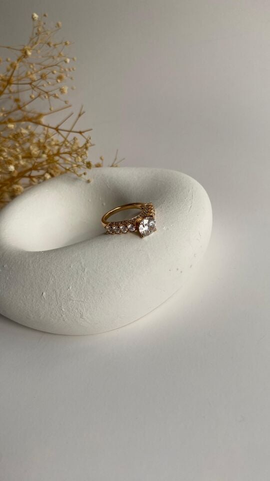 Helen tek taş yüzük