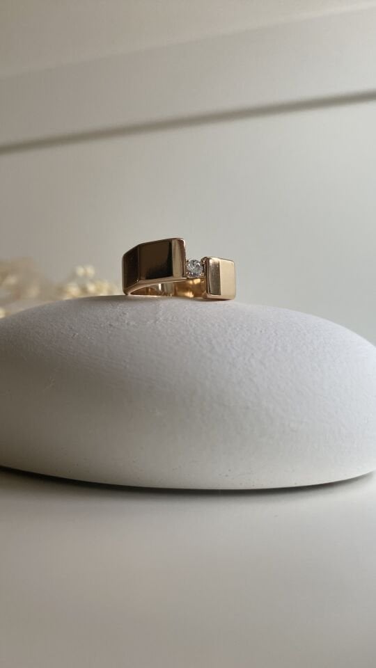 Vite taşlı rose gold yüzük