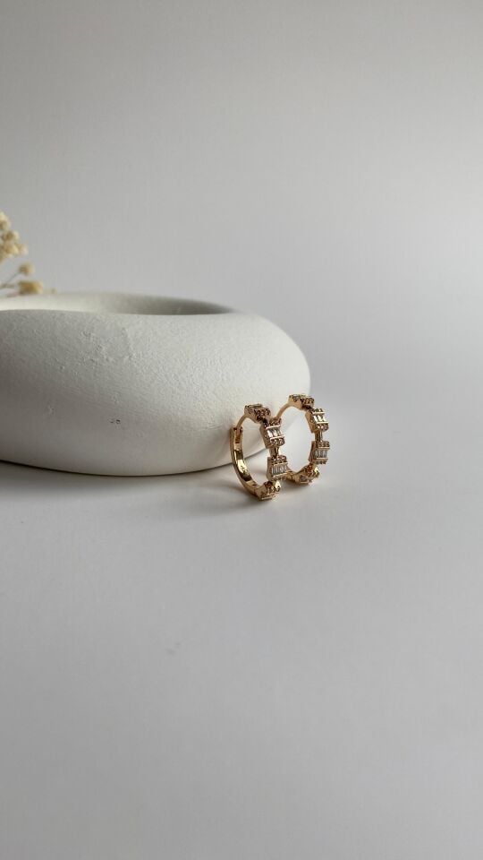 Rose gold kare taşlı ince halka küpe