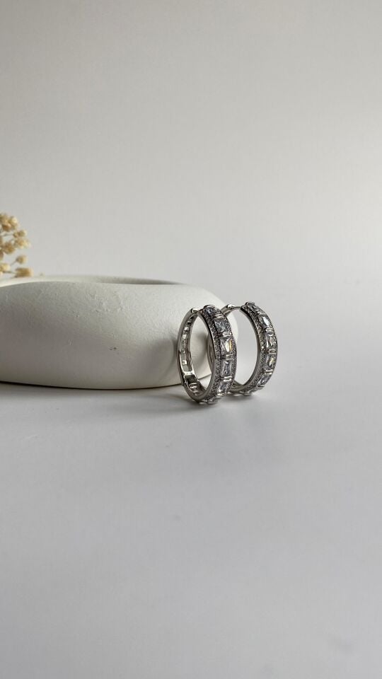 Silver etrafı taşlı büyük halka küpe