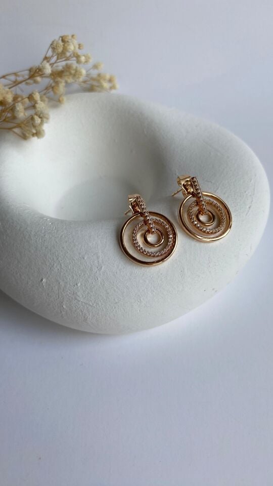 Rose gold içiçe halkalı taşlı küpe