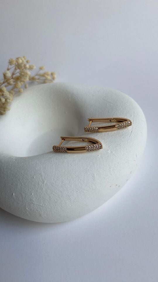 Rose gold taşlı ince v formlu küpe