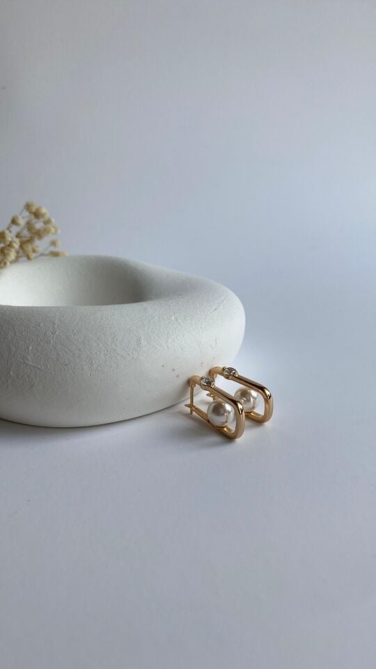 Rose gold dikdörtgen formlu incili küpe