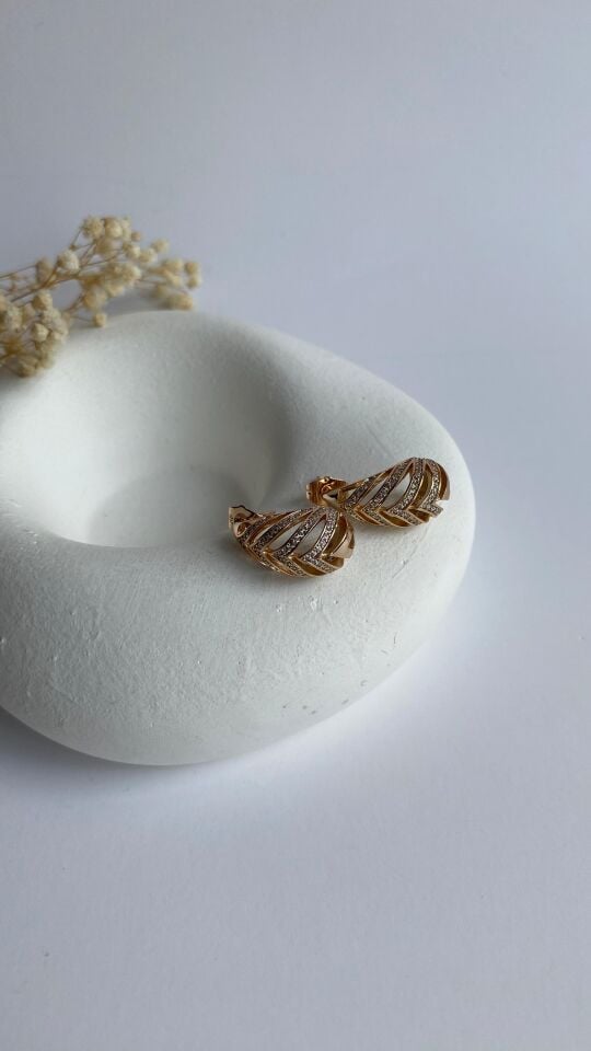 Rose gold damla formlu taşlı küpe