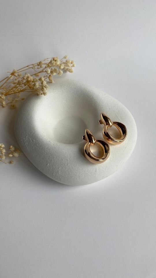 Rose gold damlalı yuvarlak küpe