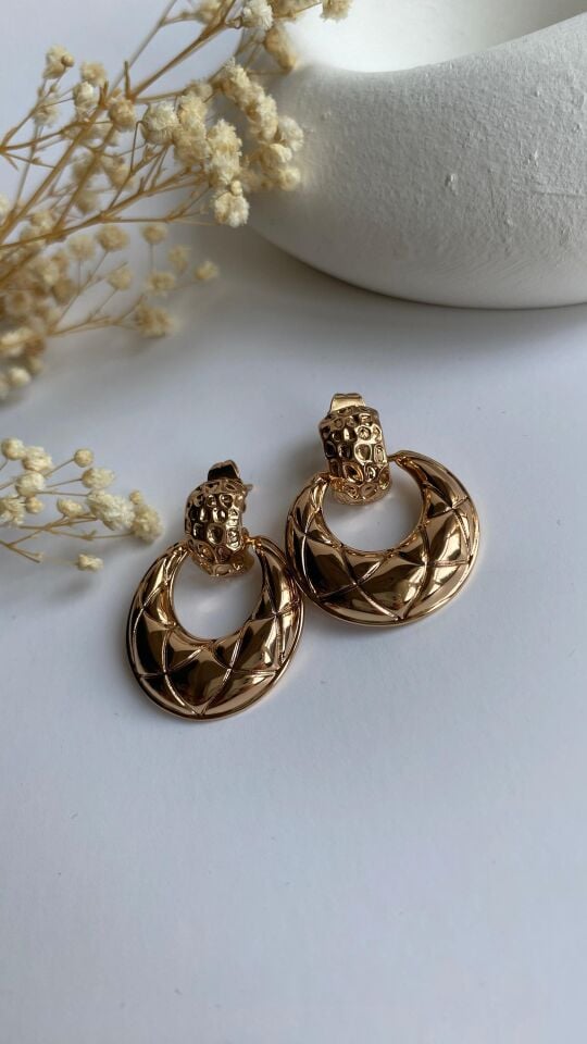 Rose gold vintage çizgi desenli küpe