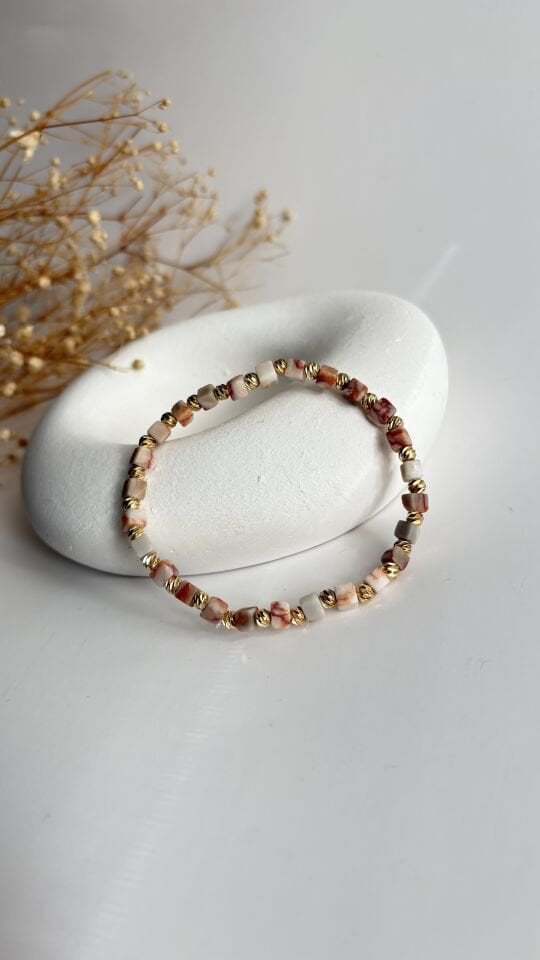 Kiremit rengi taşlı araları sarı boncuklu bileklik