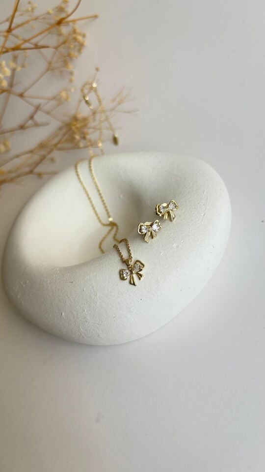 14 K Bow set